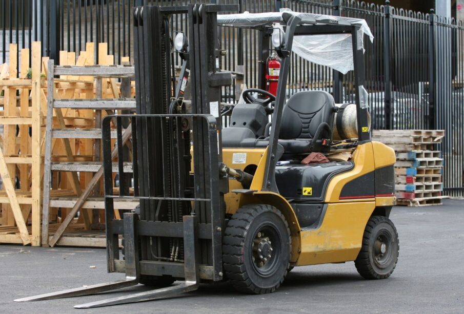 The ultimate guide to choosing the right forklift for your business